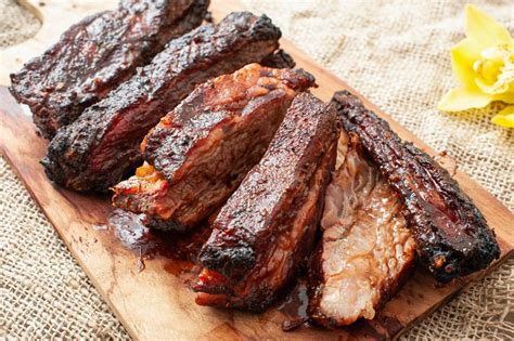 slow cooking beef ribs on gas grill